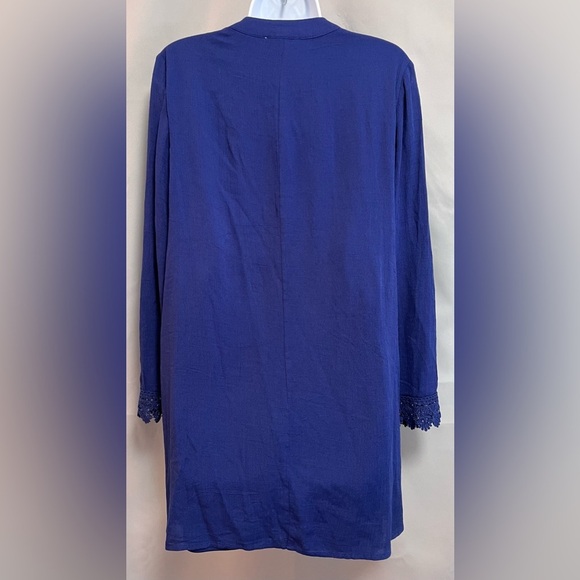 Altar'd State Women’s Navy Blue Floral- Embroidered V-Neck Mini Dress Sz M Boho‎ - Picture 2 of 8